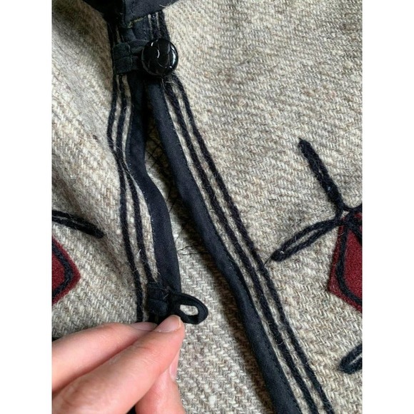 Wool Shoulder Poncho Cape Arm Slits Button Vintage Hand Made Guatemala Youth 4T - Picture 9 of 9